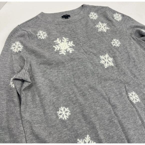 NWT Talbots Sz XLP Cashmere Blend Long Sleeve Crew Neck Sweater Grey Snowflakes - Picture 4 of 12